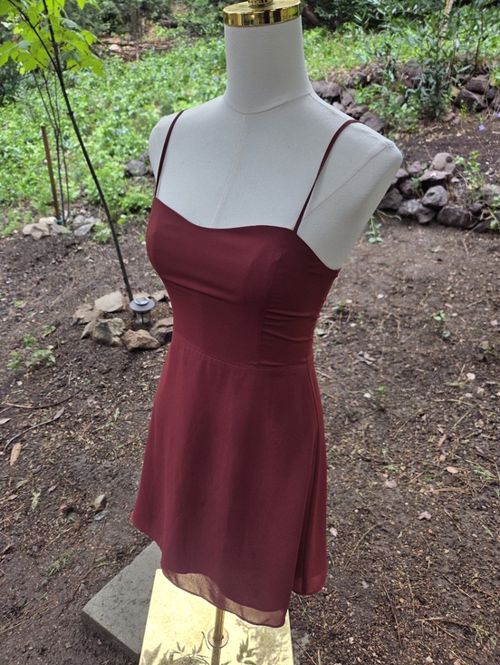 Aritzia Sunday Best Ribbed Dress in Rosewood - Picture 4 of 7